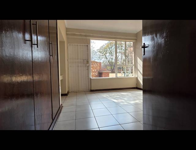 3 BEDROOM CLUSTER RENTED IN FLAMWOOD